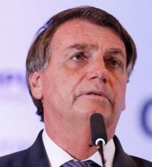 Bolsonaro diz que voo da Ucrânia com brasileiros chega na quinta.
