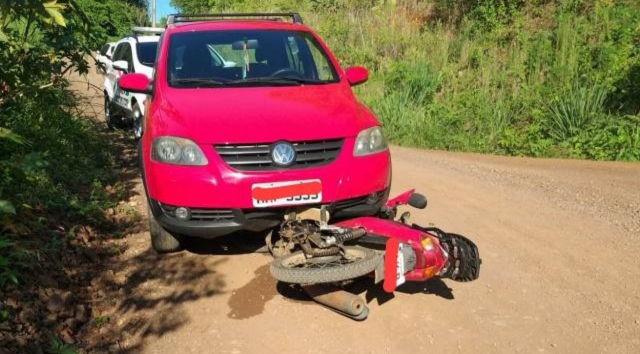 Motociclista ferido em acidente com carro em Itapiranga.