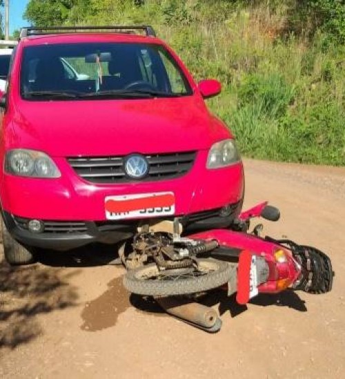 Motociclista ferido em acidente com carro em Itapiranga.