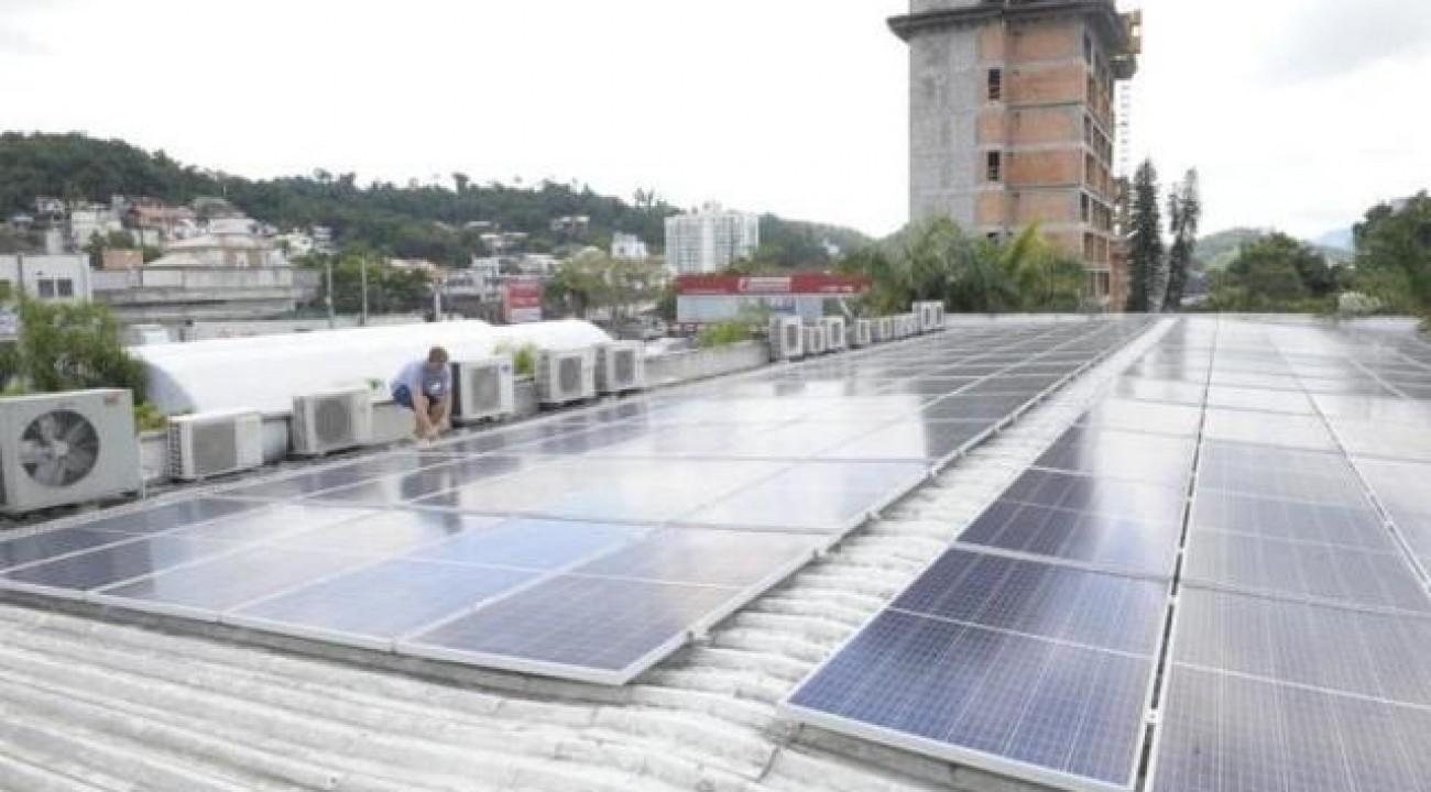 SC mais do que dobra potência instalada para geração de energia solar em 2021.
