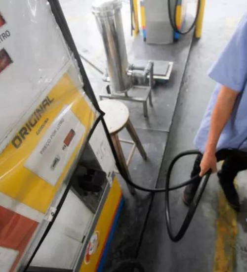 Preço da gasolina comum deve continuar subindo em Santa Catarina.