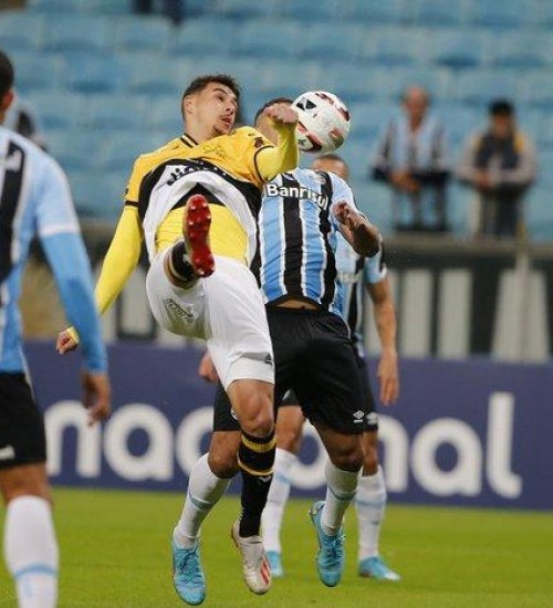 Grêmio empata com Criciúma, é vaiado na Arena e segue fora do G-4 da Série B.