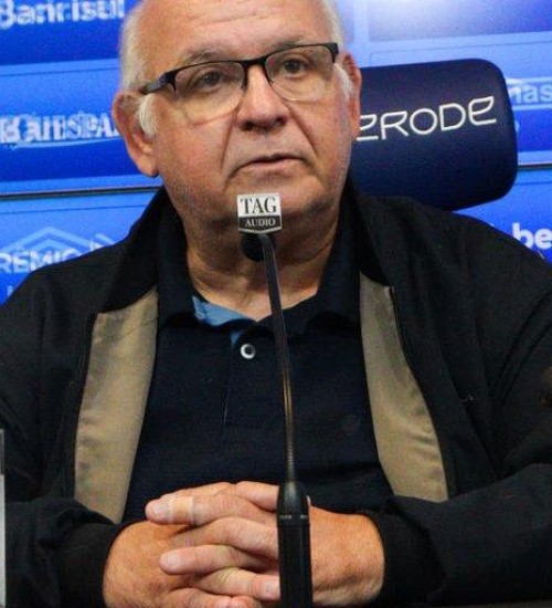 Romildo Bolzan banca permanência de Roger e da direção de futebol no Grêmio: 