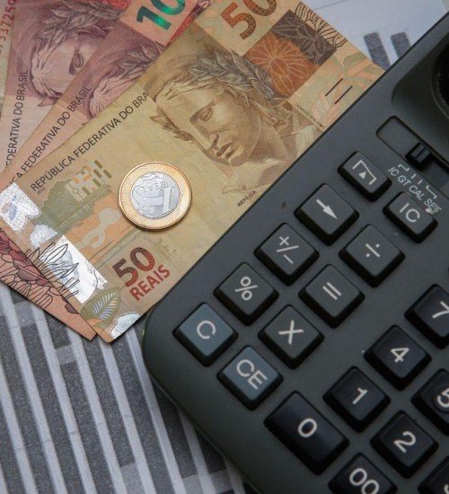 Parcela de julho do Auxílio Brasil começa a ser paga nesta segunda (18), ainda com R$ 408,80 de benefício médio