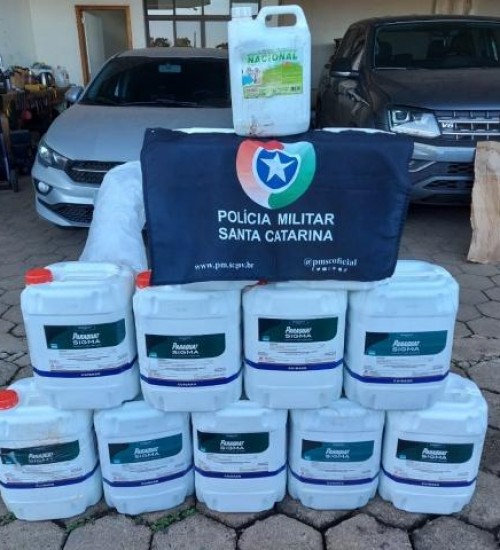 PM apreende 220 litros de agrotóxicos contrabandeados em Campo Erê