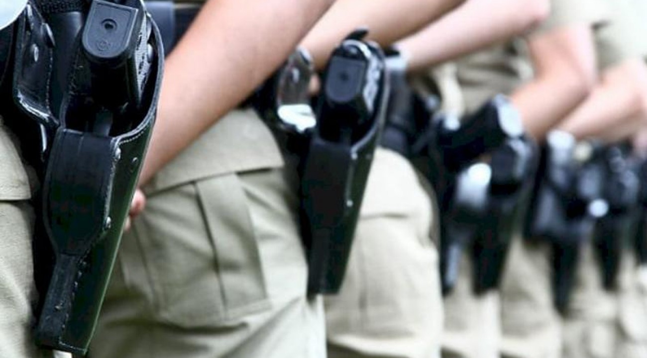 Policiais militares aposentados passam a ter direito a uma arma de fogo da PM de SC.