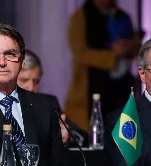 Bolsonaro diz que Paulo Guedes fica no governo em eventual segundo mandato.