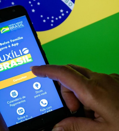 Ministério Público junto ao TCU solicita suspensão de crédito consignado do Auxílio Brasil.