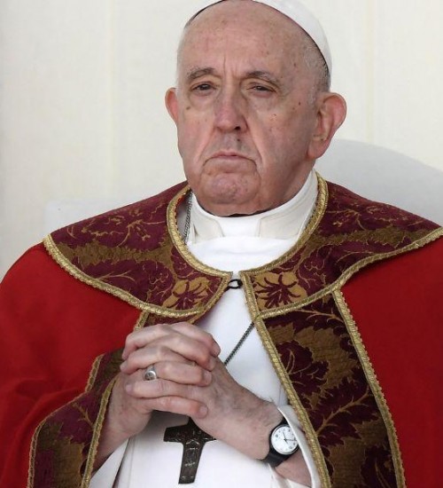 Cardeal investigado por fraude grava escondido conversa com papa Francisco.