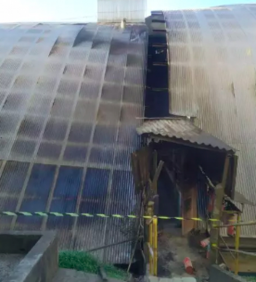 Explosão em fábrica da JBS deixa dois homens gravemente feridos em Xanxerê.