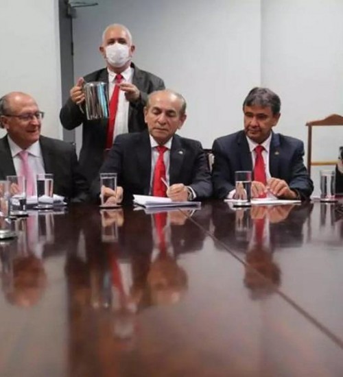 PEC da Transição sofre criticas e equipe de Lula admite trabalhar em ‘plano B’.