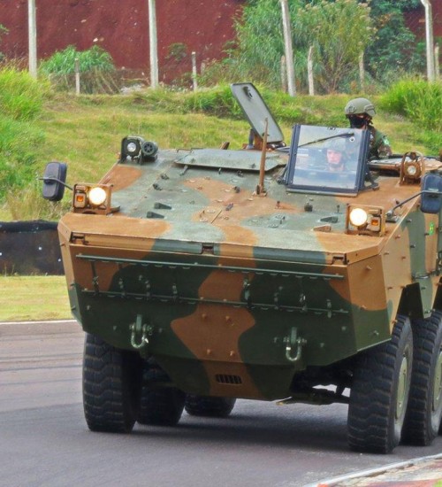 Justiça suspende compra de 98 blindados ao custo de R$ 5 bilhões pelo Exército.