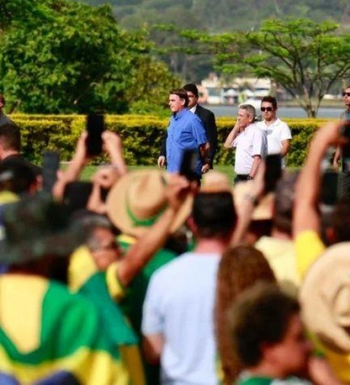 ‘Nada está perdido: ponto final somente com a morte’, diz Bolsonaro em primeira conversa com apoiadores após as eleições.