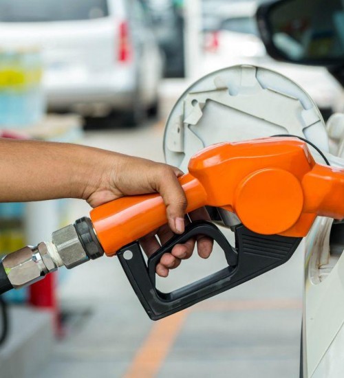 Preço da gasolina cai no Brasil pela quinta semana consecutiva.