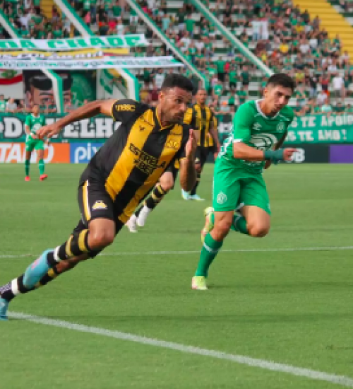 Chapecoense e Criciúma empatam no melhor jogo do Campeonato Catarinense.