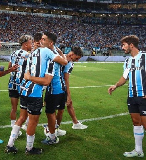 Grêmio encerra ciclo de contratações, mas não descarta reavaliar elenco no decorrer do Gauchão.