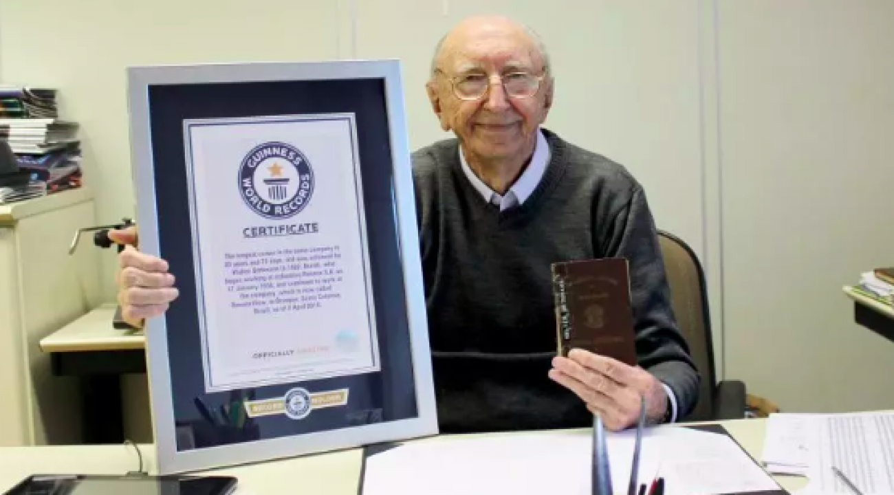 Catarinense quebra o próprio recorde e completa 85 anos trabalhando na mesma empresa.