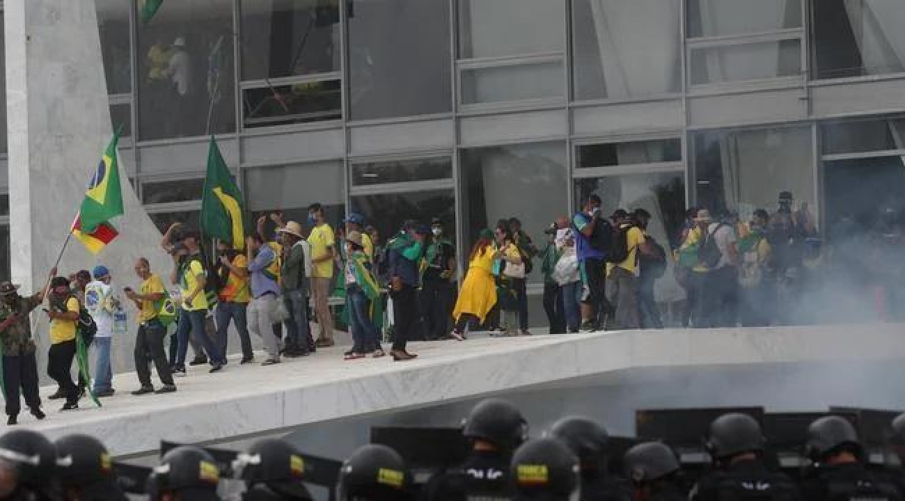 Governo Lula troca emendas e cargos por retirada de assinaturas a favor de CPMI do 8 de Janeiro.