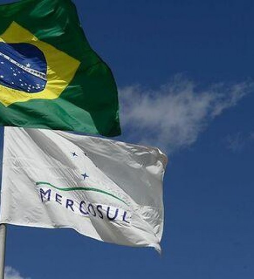 Efetivação de acordos do Mercosul com União Europeia deve cobrir 31% das exportações mundiais de bens, aponta CNI.