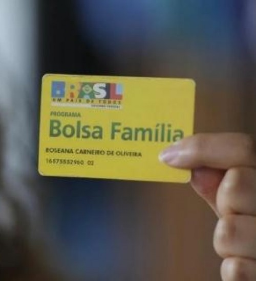 Governo aumenta o valor do Bolsa Família para R$ 705.