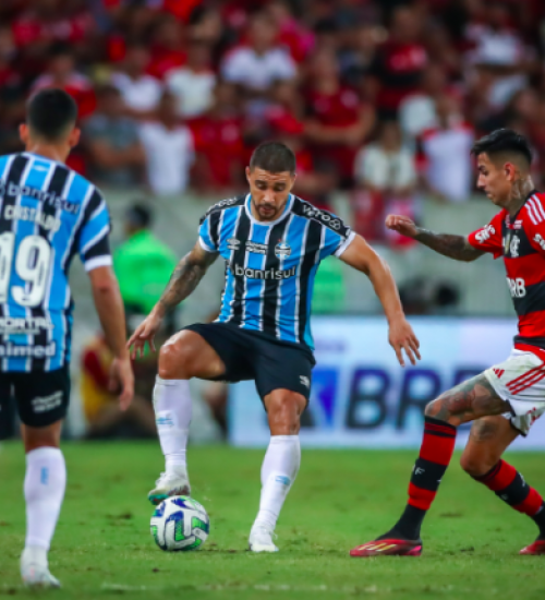 Grêmio é goleado pelo Flamengo e sai do G-4 do Brasileirão.