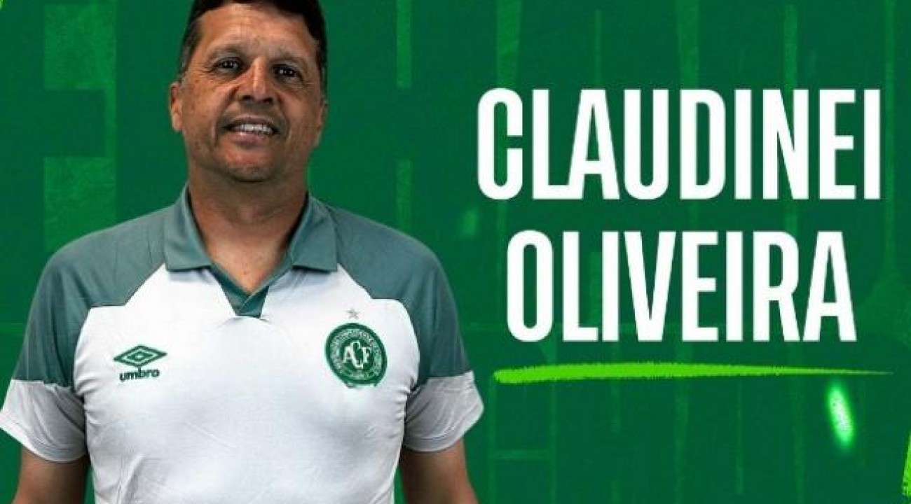 Claudinei Oliveira é anunciado como novo técnico da Chapecoense.