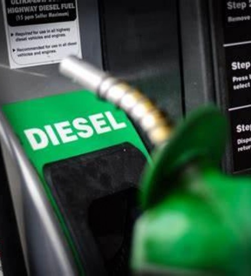 Preço do diesel deve subir em setembro com volta de impostos federais.