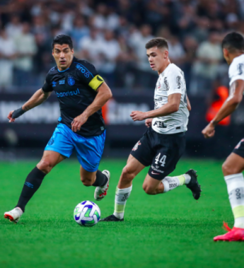 Em jogo de oito gols, Grêmio empata com o Corinthians em São Paulo.