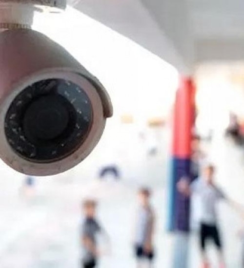 Alunos e professores de SC poderão ser ‘vigiados’ por câmeras nas salas de aula.