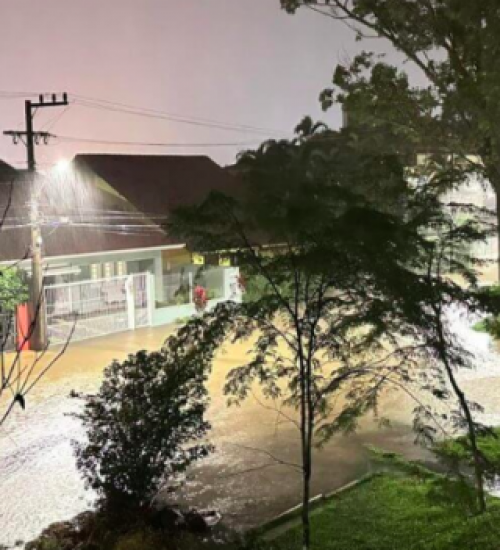 Chuva histórica de 177 mm deixa Florianópolis debaixo d’água.