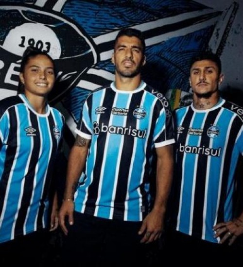 Saiba quantas camisas o Grêmio vendeu após a chegada de Luis Suárez.