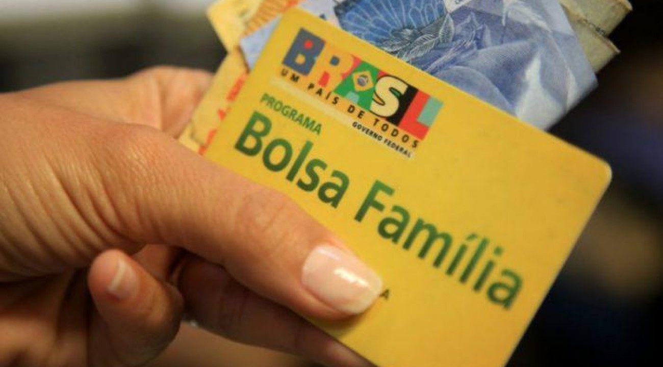 Bolsa Família quase dobra e supera R$ 169 bilhões de repasse neste ano.