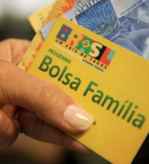 Bolsa Família quase dobra e supera R$ 169 bilhões de repasse neste ano.
