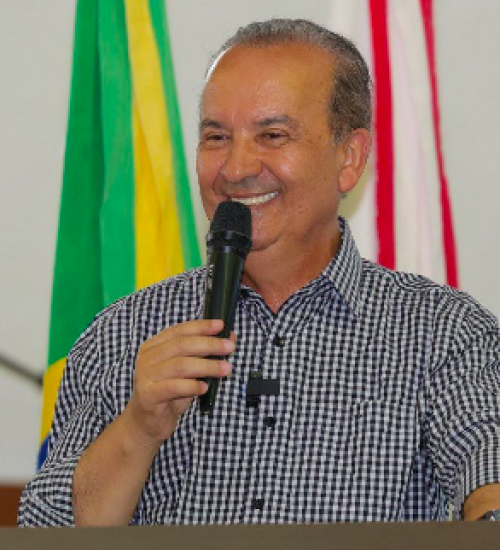 Governador de SC antecipa retorno ao Brasil para participar de ato pró-Bolsonaro em SP.