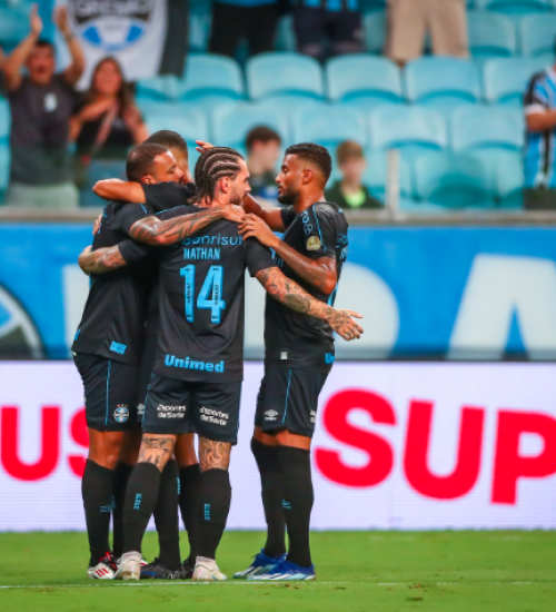 Grêmio vence a quinta seguida e garante a permanência como líder do Gauchão.