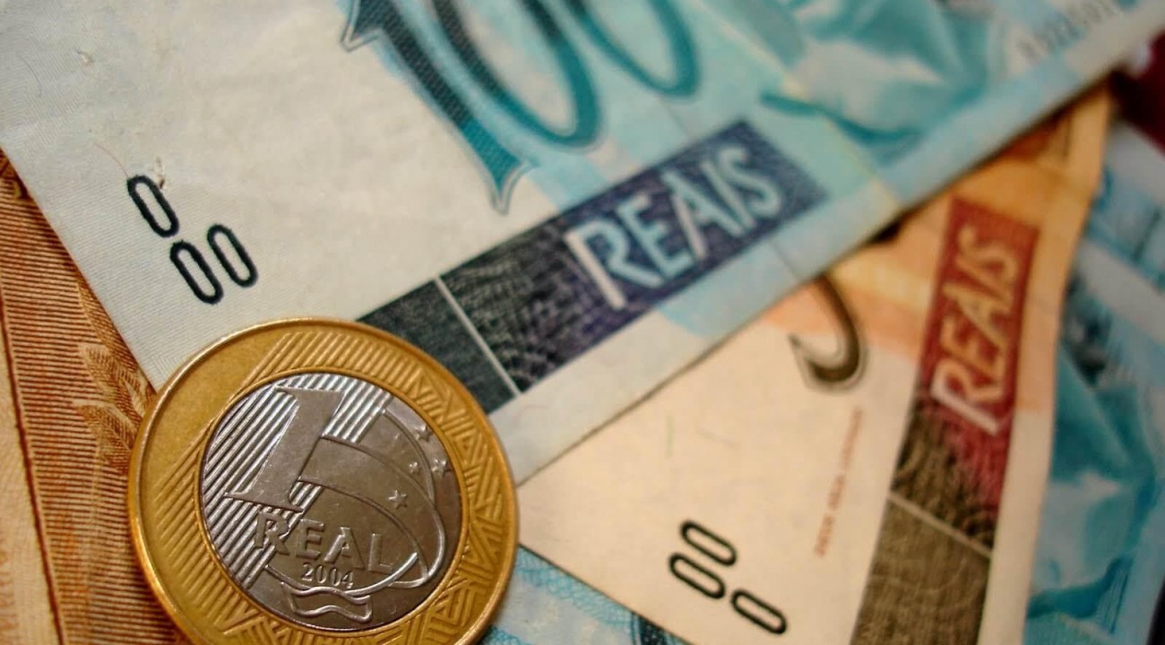 Projeto que reajusta salário mínimo regional em SC é aprovado na Alesc.