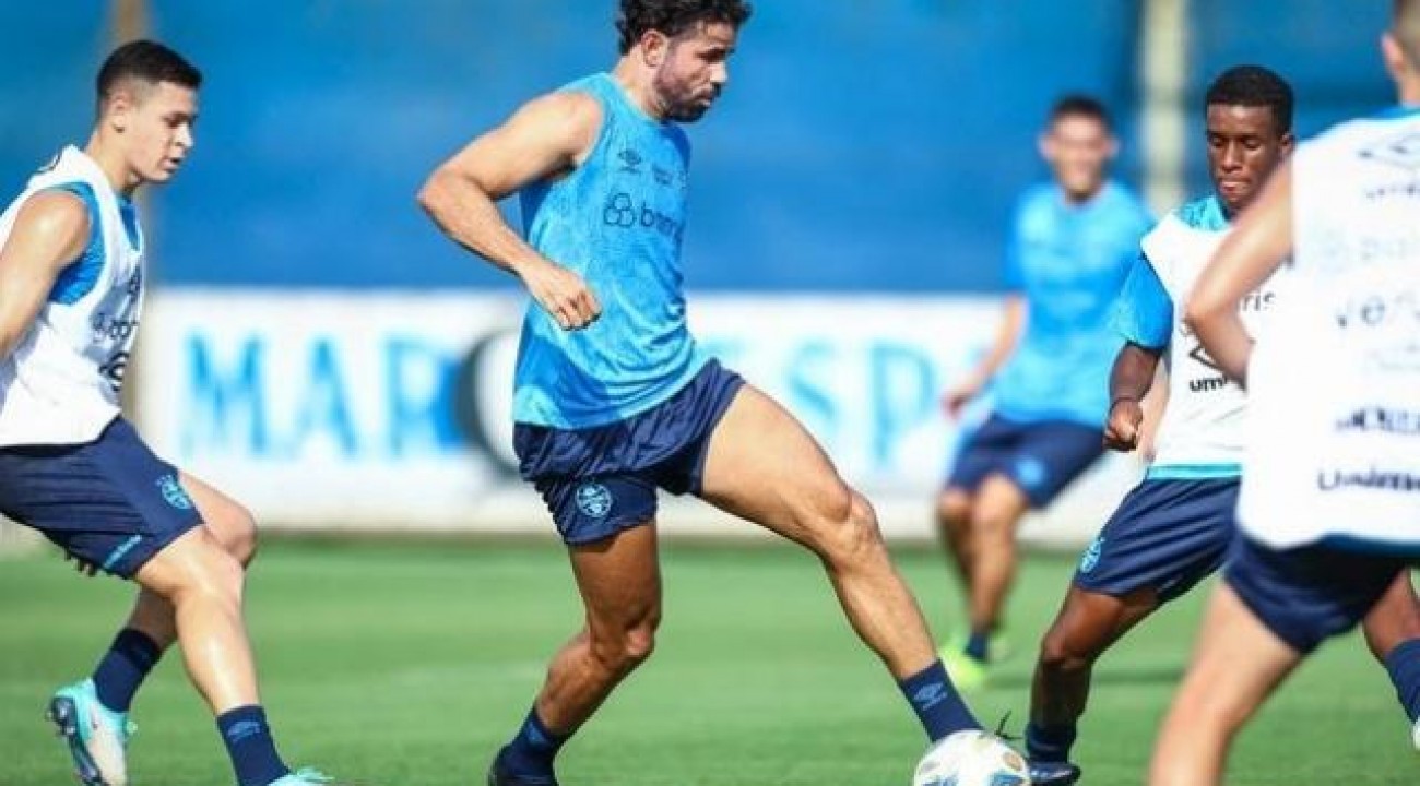 Diego Costa relata dores, e Renato prepara Grêmio com JP Galvão contra o Estudiantes.