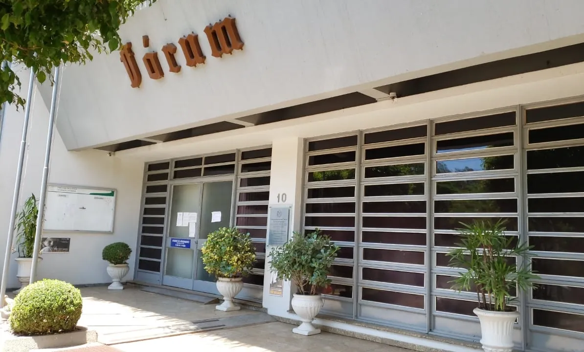 Comarca de Itapiranga terá júri de homem acusado de matar pai e filho.