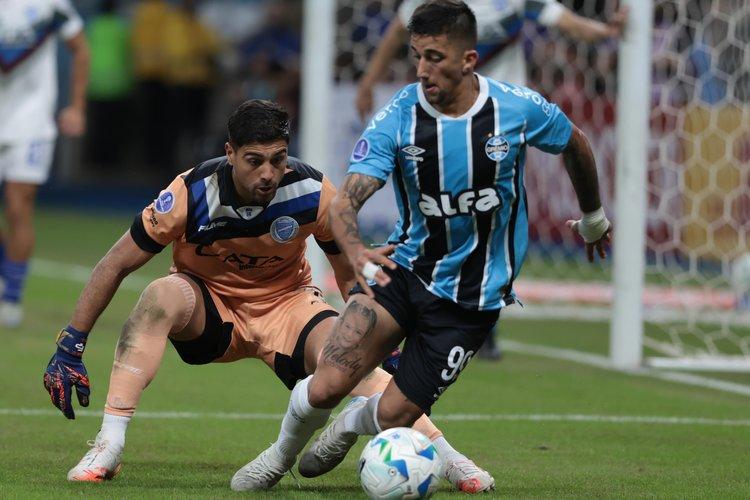 Grêmio empata com Godoy Cruz e fica mais longe da vaga direta nas oitavas da Sul-Americana