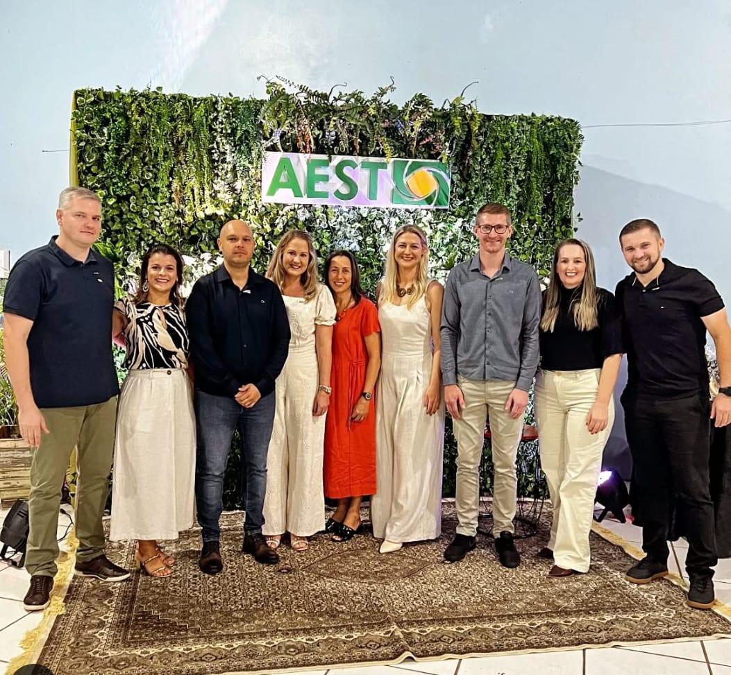 AEST comemora 20 anos com foco em formação de novos líderes