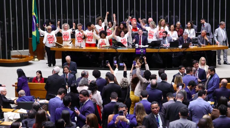 Câmara aprova fim da escala 6x1 e redução da jornada de trabalho para 40h semanais