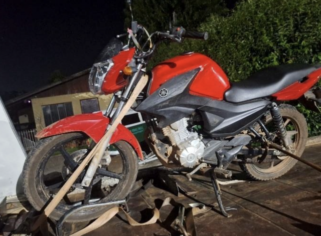 Motocicleta furtada em Tunápolis é recuperada na BR-163 em SMOeste com dois homens